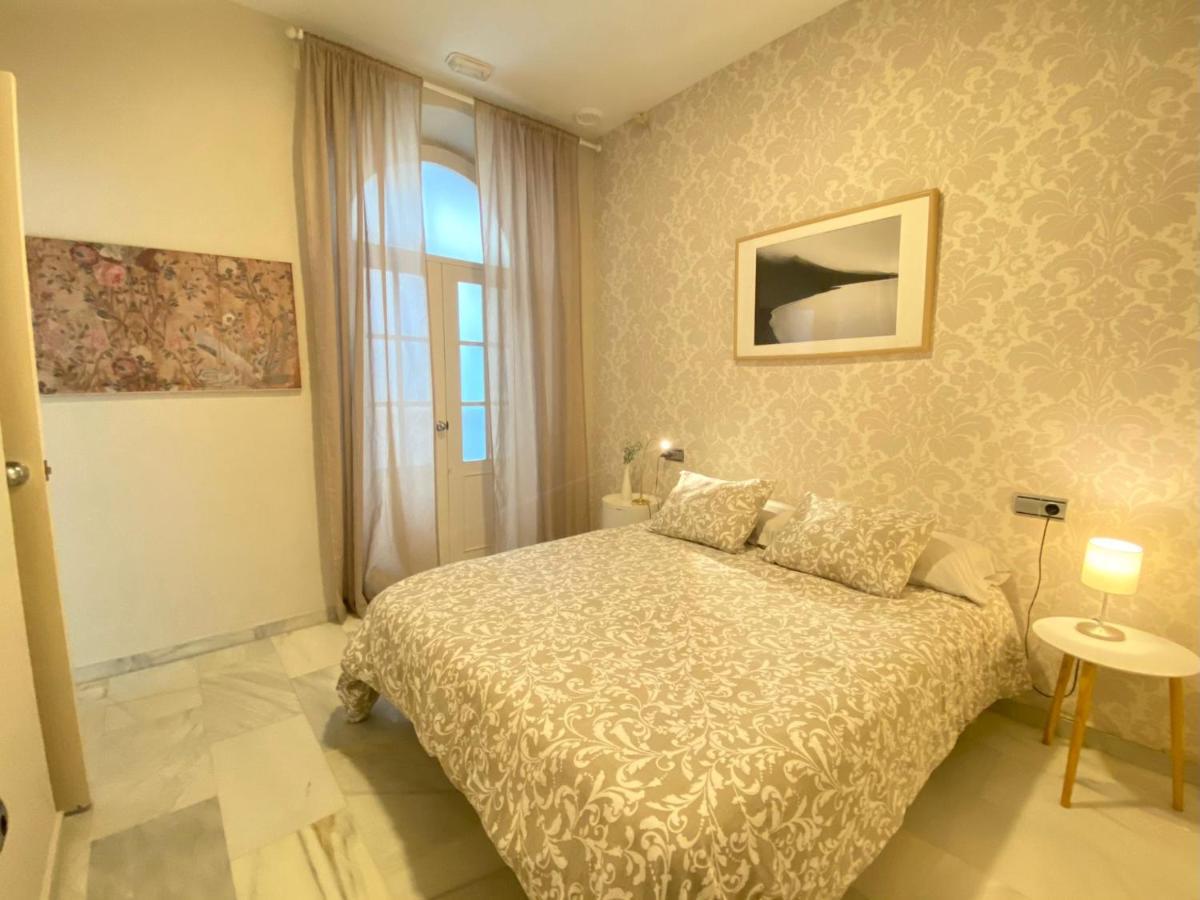 Apartamento Colon 1451 - Pleno Centro Y Wifi Gratis Cádiz Kültér fotó